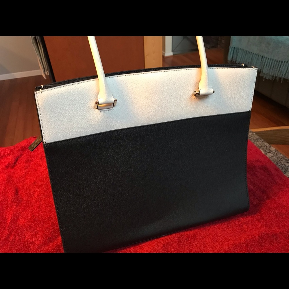 Kate Spade bag. - Picture 3 of 7